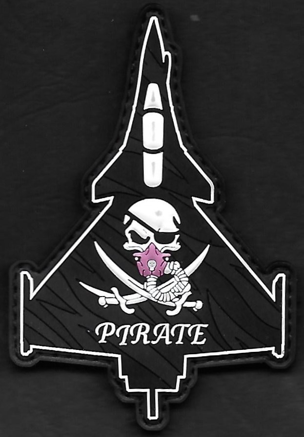 11 F - Silhouette Pirate - féminin - mod 1